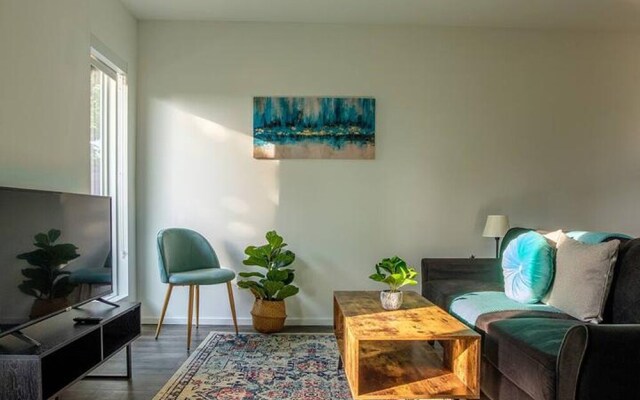 FRONTDESK Fairfax Flats West End Nashville