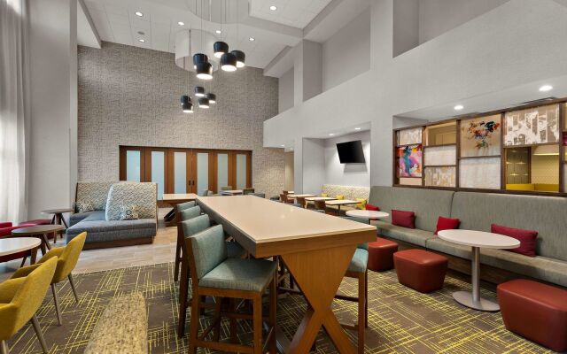 Hampton Inn & Suites Ruskin I-75