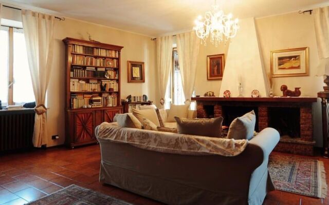 Villa Marisa bed breakfast and books