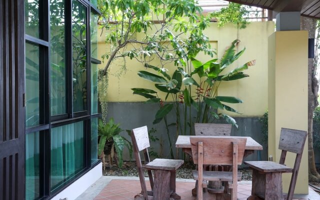 4 BR Private Villa in V49 Pattaya w/ Village Pool