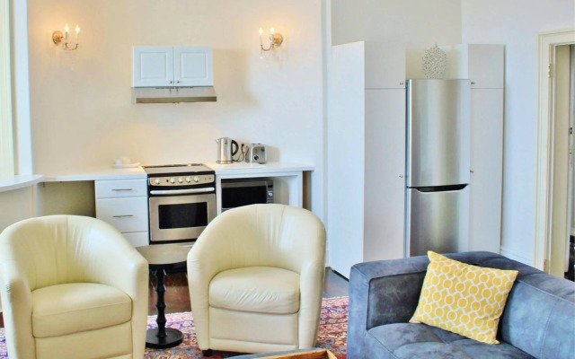 All Suites Whitney Manor