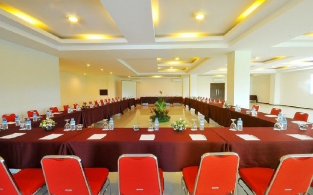 Pratama Hotel and Convention