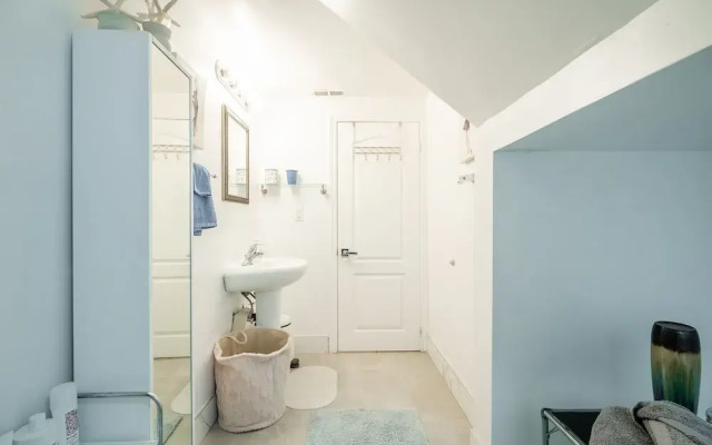 GLOBALSTAY Sunny Basement Brontë park