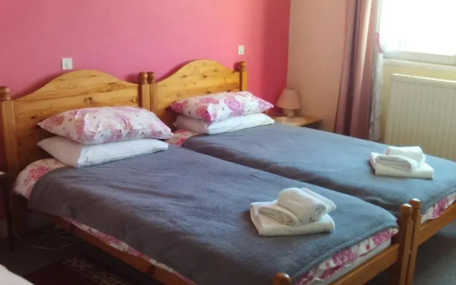 Lenard Charles Bed & Breakfast