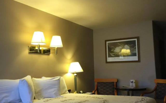 Whispering Sands Motel