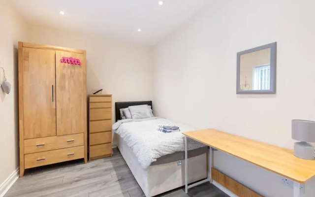 Beautiful 3BD Home Situated in Solihull
