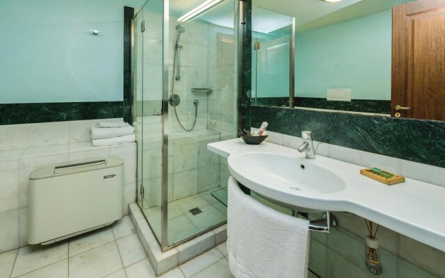 Beautiful Home in Lecce LE With Wifi and 2 Bedrooms