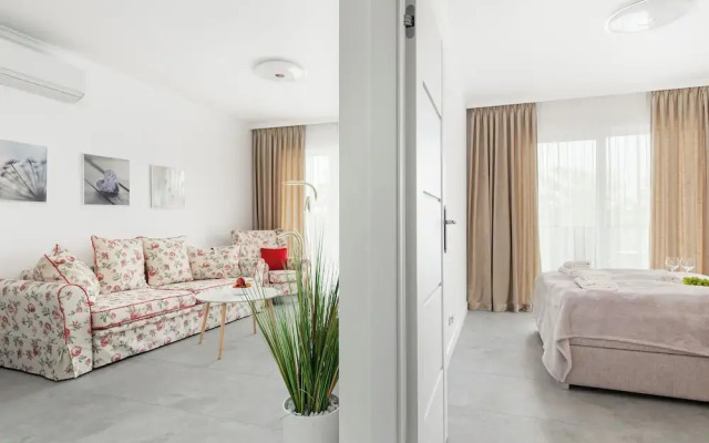 Pet-friendly Spadochroniarzy by Renters