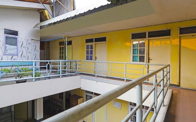 OYO Life 92694 Kost Nino