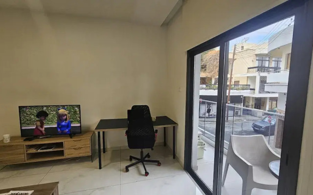 12 LCA - Stay Finibreeze Apartment