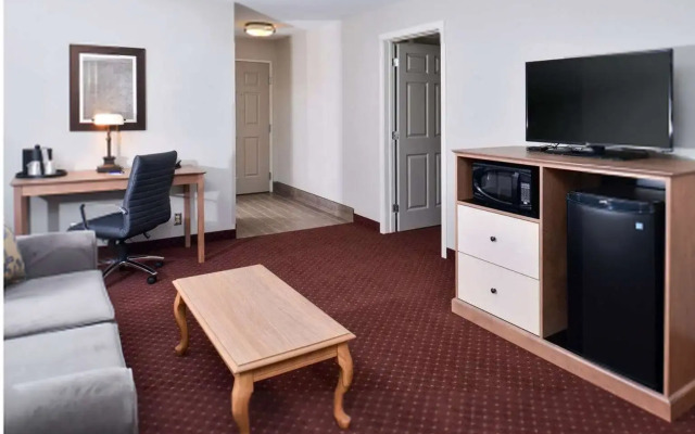 Appomattox Inn and Suites