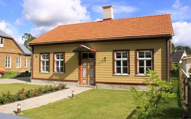Allee Apartments