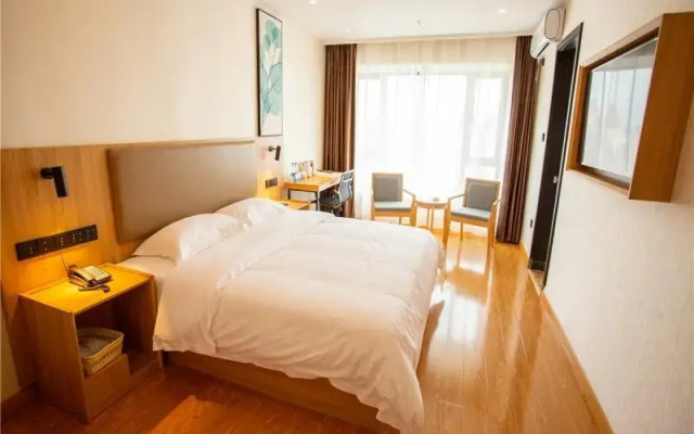 GreenTree Inn Qinzhou East Railway Station