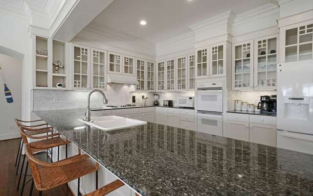 Bourbon Breeze by Five Star Properties