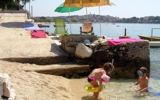 Apartments by the sea Seget Vranjica, Trogir - 7509
