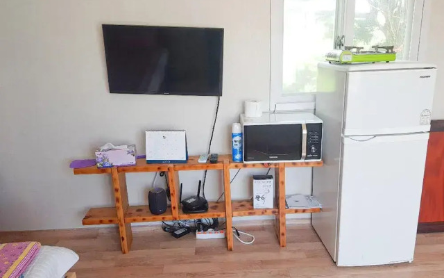 Goseong Jjun Camping Pension