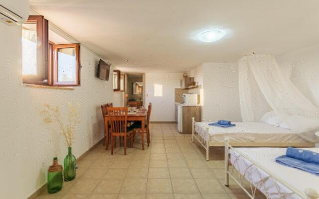 Mani Summer Escape - Spacious Home, Fully equipped
