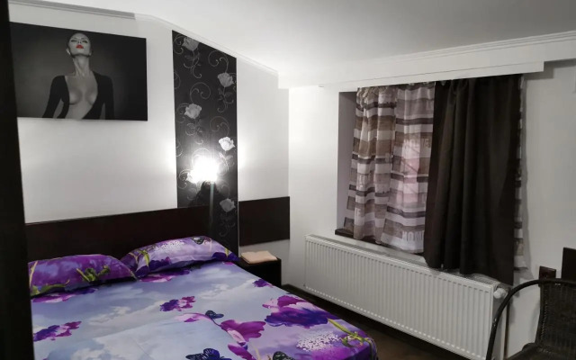 Joe Hostel