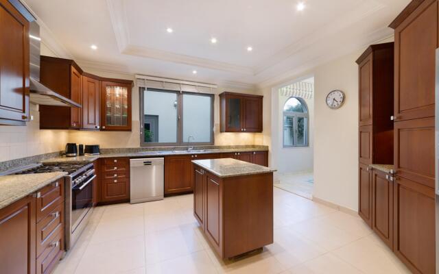 Private Pool & Beach Access Villa w/ Cinematic Vws