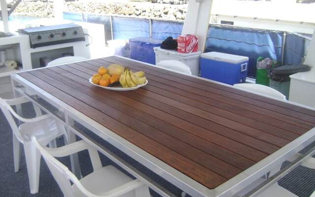 Boyds Bay Houseboat Holidays