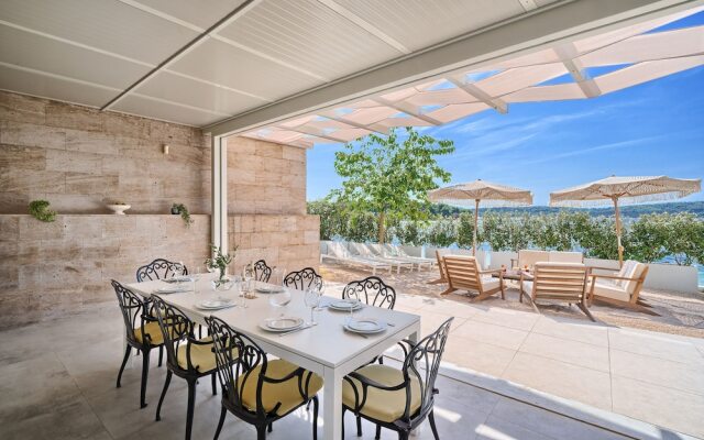 Livingstone Beach House