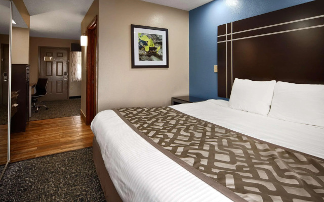 Red Roof Inn & Suites Jackson - Richland