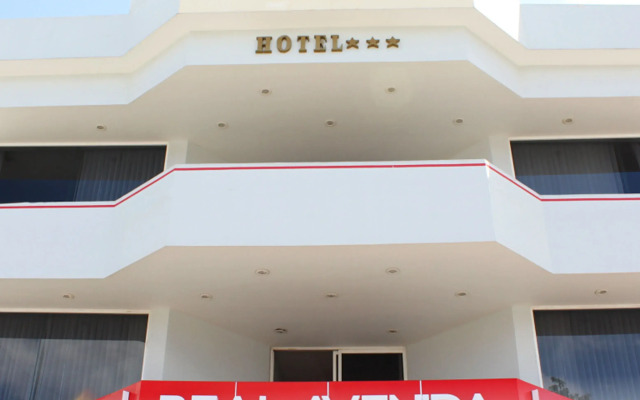 Real Avenida Hotel
