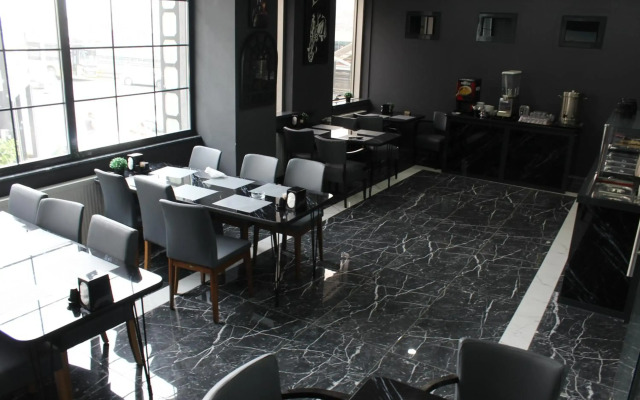 Grand Plaza Hotel