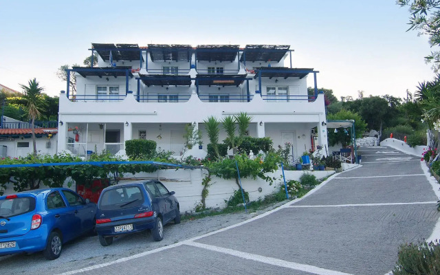 Nafsika Apartments