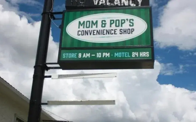 Outpost Motel & Kitchenette Suites
