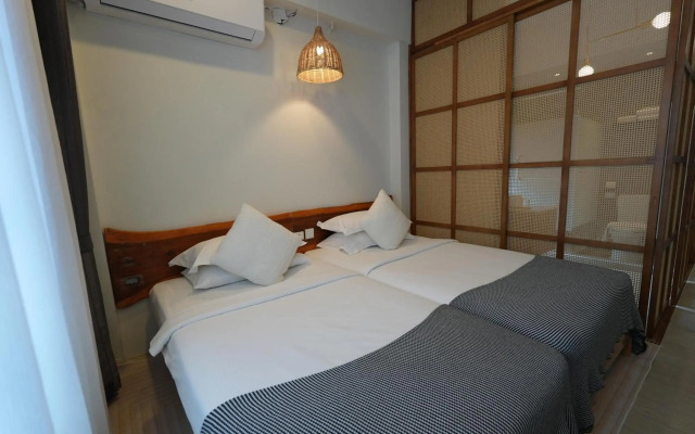 YOLO Bangkok Boutique Hotel