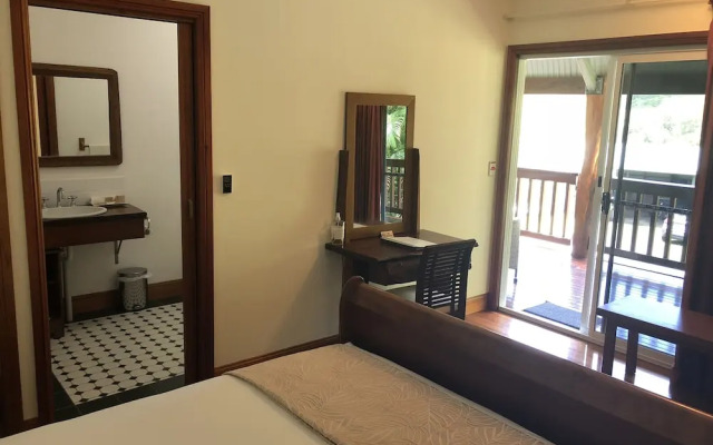 Daintree Manor Bed & Breakfast