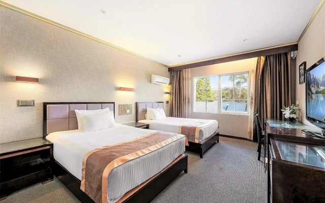 Eltham Gateway Hotel