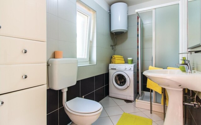 Awesome Home in Banjole With Wifi and 2 Bedrooms