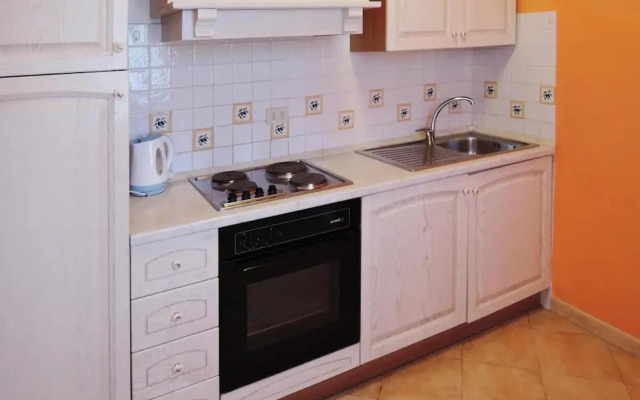 Apartment in Vinci With Pool and Wellness