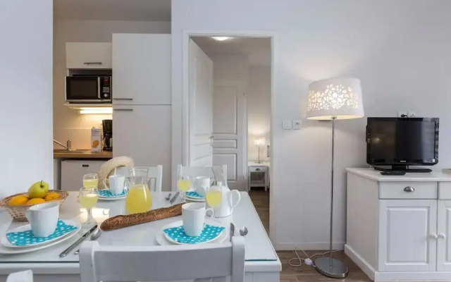 Lakeside Stay w/ Terrace