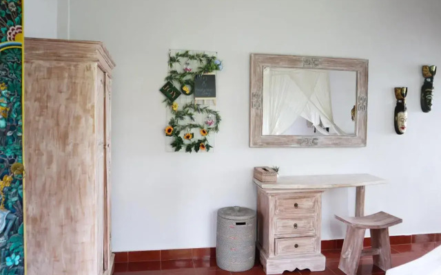 Danaya's Cottage and Studio