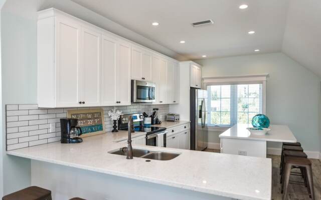 Aloft on Canal by SKLRP