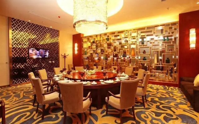 Gold Collar Hotel