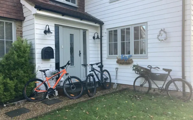 5br-10guests-fireplace-hottub-pets ok - Parking