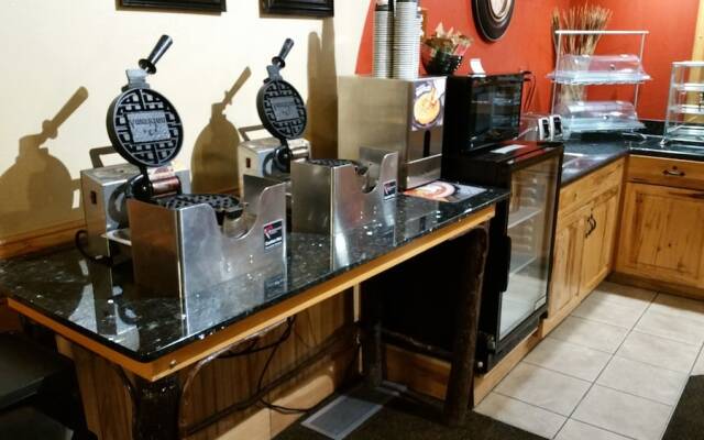 AmericInn Lodge & Suites Oswego