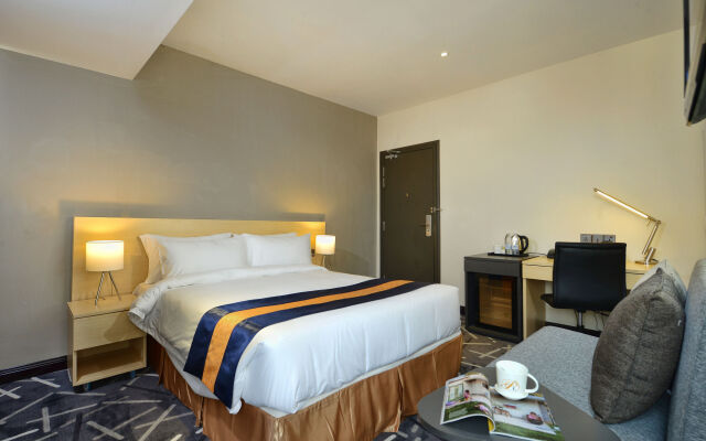 Pacific Express Hotel Central Market