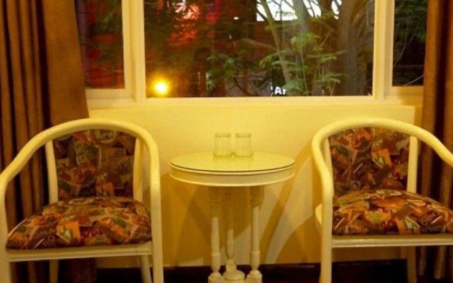 Hampton Hotel By Jinnu Lai