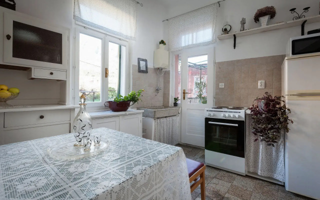 Holiday house Kuka - 100m from the sea : Podgora, Riviera Makarska