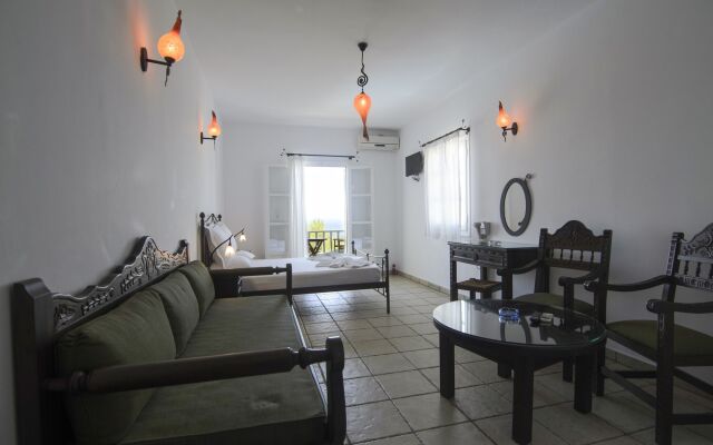 Yperia Hotel