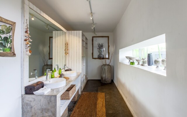 The Green Room Canggu - Hostel