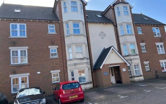 Central Location 2-bed Apartment in Maidstone