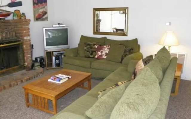 RedAwning Lakefront Retreat