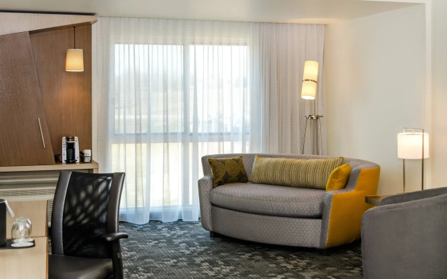 Courtyard by Marriott Somerset