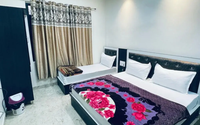 Goroomgo Yuvraj Residency Amritsar
